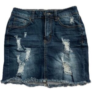 Never worn Fashion Nova Skirt